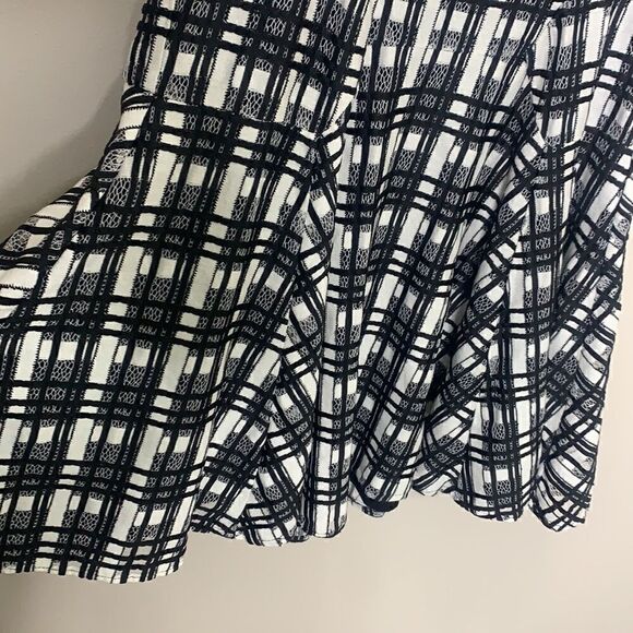 Tommy Hilfiger black white fit and flare dress size 8 (A1) - Picture 2 of 8